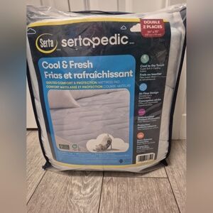 Serta SertaPedic Cool & Fresh Quilted Comfort & Protection Mattress Pad. Double